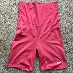 Nike One (M) Dri-FIT Women's 7" Maternity Shorts - Medium